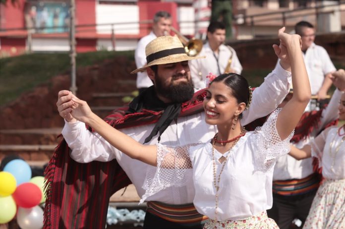 Hoy se celebra el «Día del Folklore Paraguayo»