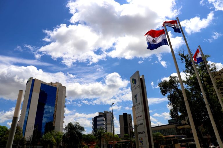 Paraguay está en condiciones de volver a ser la economía sudamericana de mayor crecimiento en 2024, según ministro