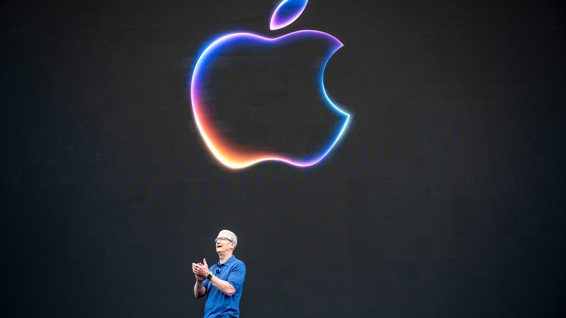 CEO da Apple, Tim Cook divulga inteligência artificial da empresa