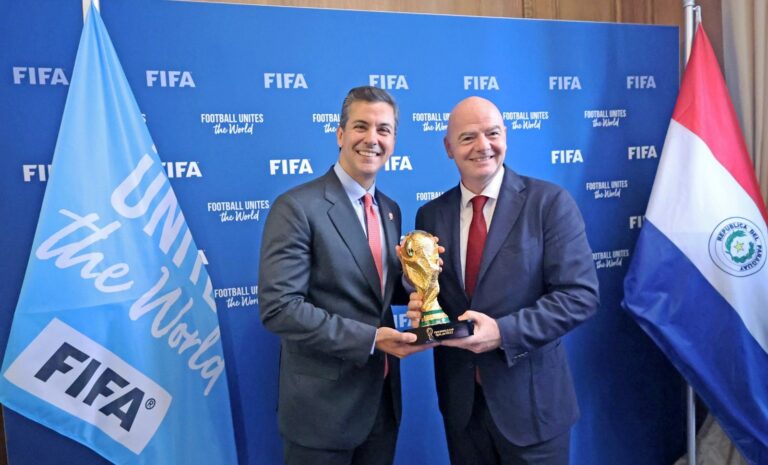 Peña conversó con presidente de la FIFA sobre preparativos para el Mundial 2030 en Paraguay