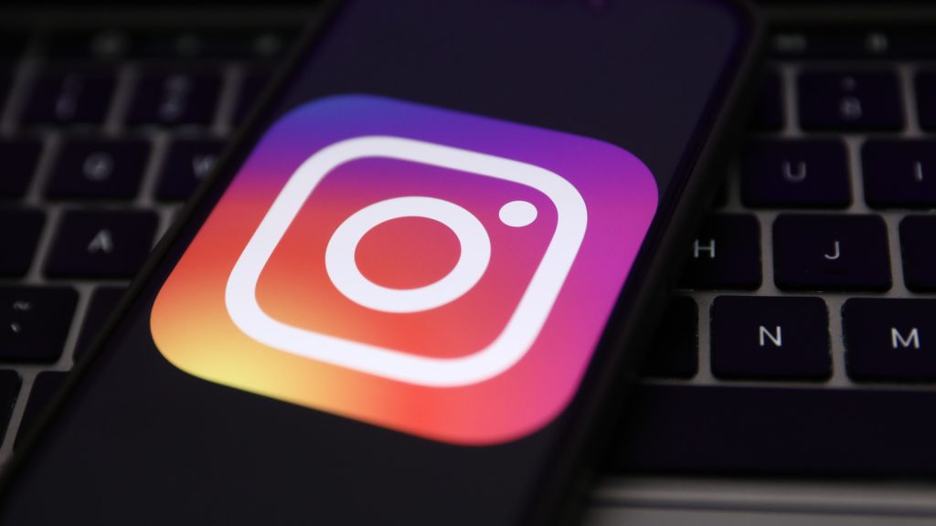 Instagram e Facebook não podem usar dados de brasileiros para treinar IAs, decide agência