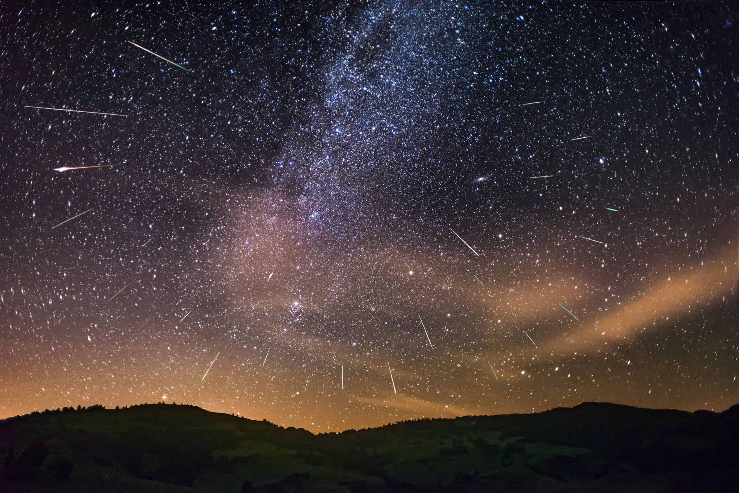 Calendário astronômico: agosto tem chuva de meteoros e… Superlua?