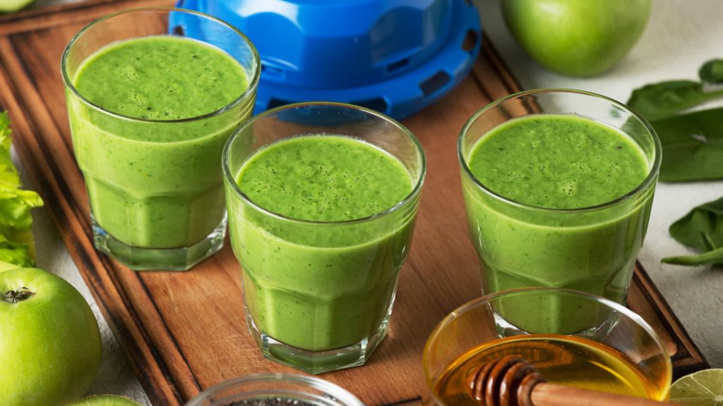 Receita de smoothie verde: Nutrição, sabor e saúde em um copo