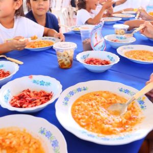 «A partir de hoy ningún niño en Paraguay va a pasar hambre» afirma Peña al universalizar alimentación escolar