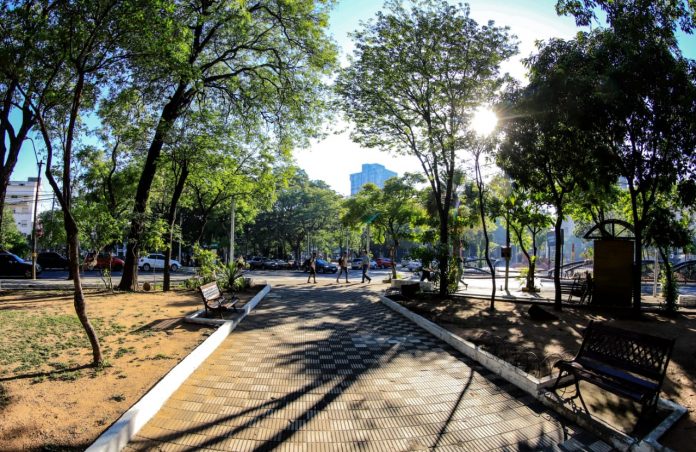 El lunes será muy caluroso y húmedo, según Meteorología