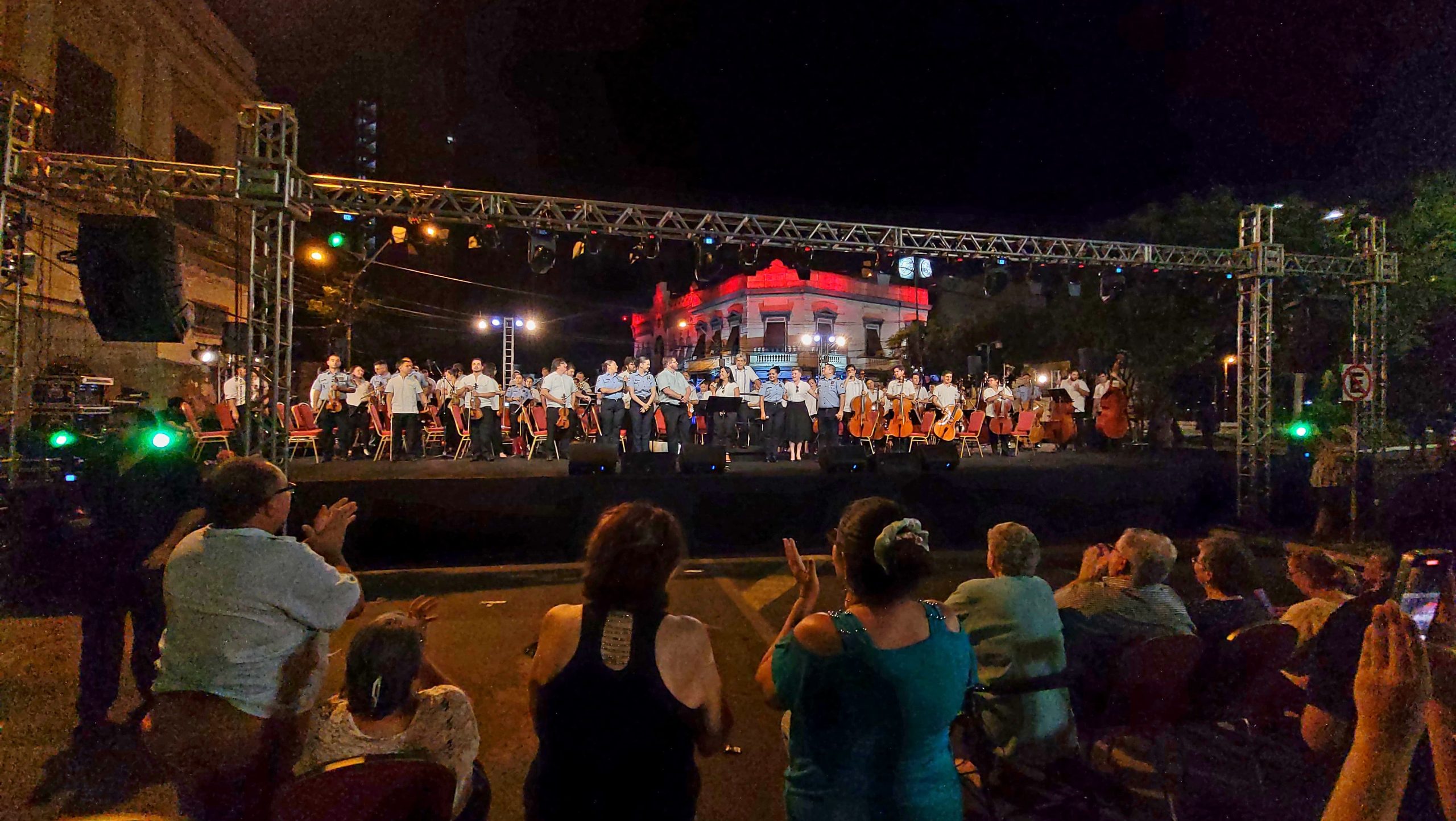 Gran Orquesta del Gobierno celebró 36 años de democracia en Paraguay