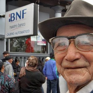 Jubilados y pensionados de la Caja Fiscal perciben este lunes sus haberes de febrero