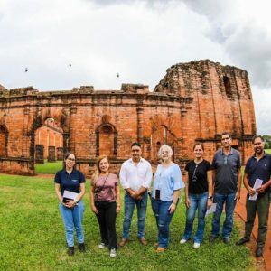 Coordinas tareas para el desarrollo sostenible y conservación preventiva de Misiones Jesuíticas