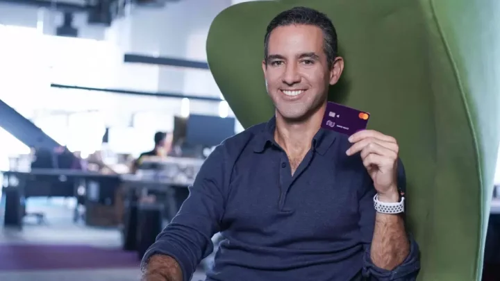 Nubank superó por primera vez los US$ 1.000 millones de ganancia trimestral y aceleró su apuesta por el crédito