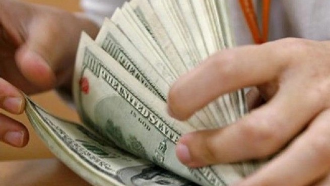 Dólar sigue bajando y llega a -19% en un año, mientras el guaraní se fortalece frente a otras monedas