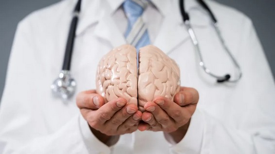 Neurologistas alertam para hábito que envelhece o cérebro mais depressa