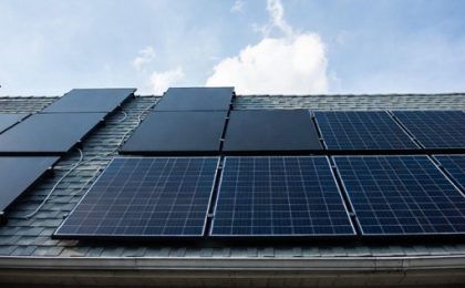 Ejecutivo plantea abrir mercado eléctrico al sector privado y separar regulación de operación en la ANDE