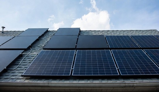 Ejecutivo plantea abrir mercado eléctrico al sector privado y separar regulación de operación en la ANDE