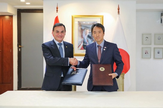 Paraguay suscribe convenio con Japón y recibirá USD 24 millones para impulsar infraestructura satelital