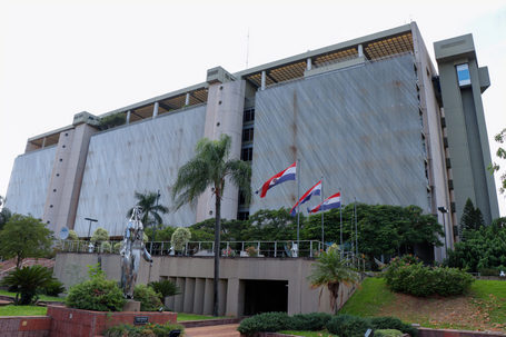 Diálogo entre Gobierno y bancos ratifica solidez del sistema financiero y predisposición a la transparencia
