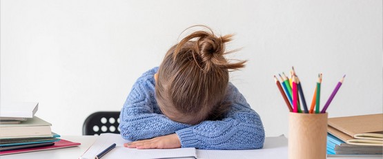 El impacto de la falta de sueño en la niñez: ¿El cansancio digital se confunde con TDAH?