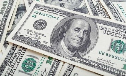 Dólar vuelve a niveles registrados hace 8 años