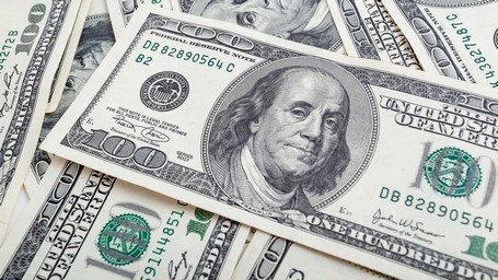 Dólar vuelve a niveles registrados hace 8 años