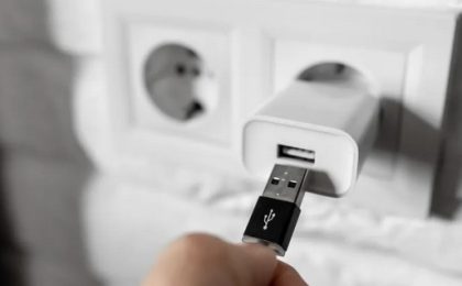 Há 2 grandes razões para não poupar num carregador de celular barato
