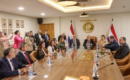 Ejecutivo presenta proyecto de Presupuesto 2027 por USD 27.700 millones