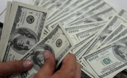 Dólar toca su nivel más bajo del año y se vende a G. 5.740
