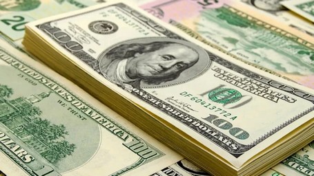 Sector exportador advierte que no resiste un golpe del 26% por la caída del dólar y exige medidas al BCP