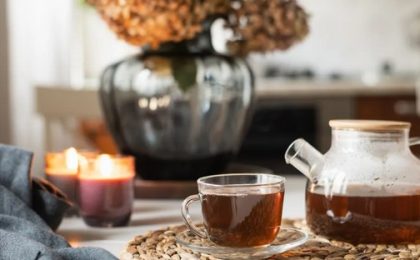 6 chás que podem ajudar a dormir melhor e ter uma noite tranquila