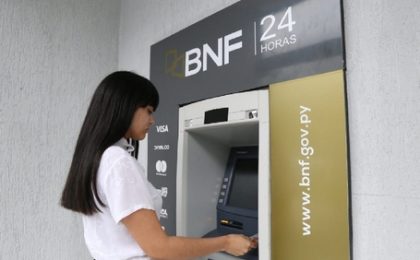 MEF anuncia cronograma de pagos de salarios y beneficios sociales de octubre